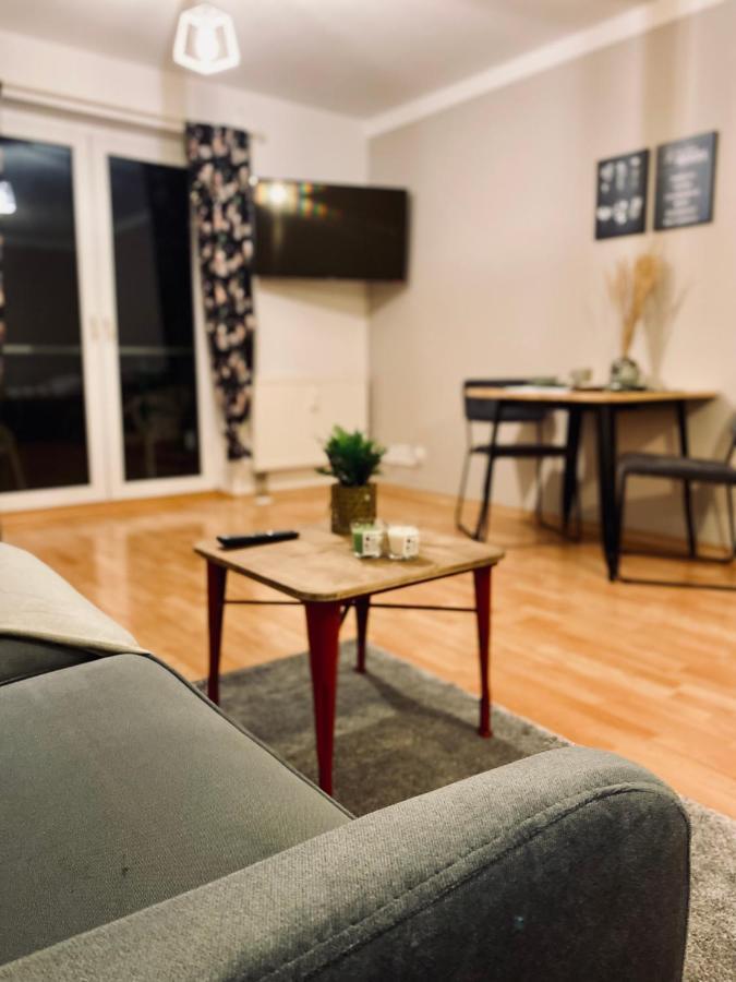 Saniertes Studio - Elisa - Mit Balkon, Wlan, Smart-Tv & Kueche In City-Naehe Erfurt Bagian luar foto
