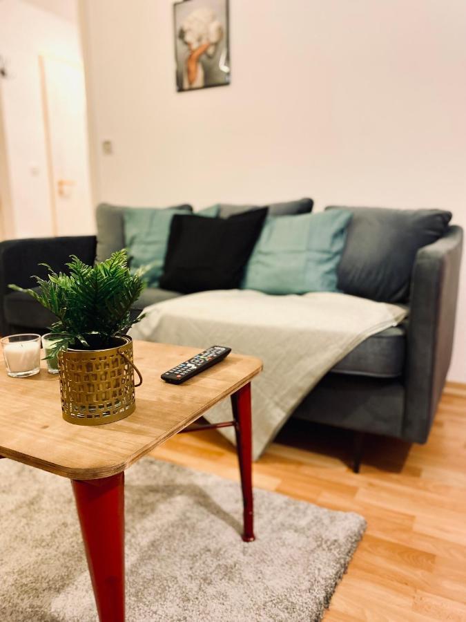 Saniertes Studio - Elisa - Mit Balkon, Wlan, Smart-Tv & Kueche In City-Naehe Erfurt Bagian luar foto
